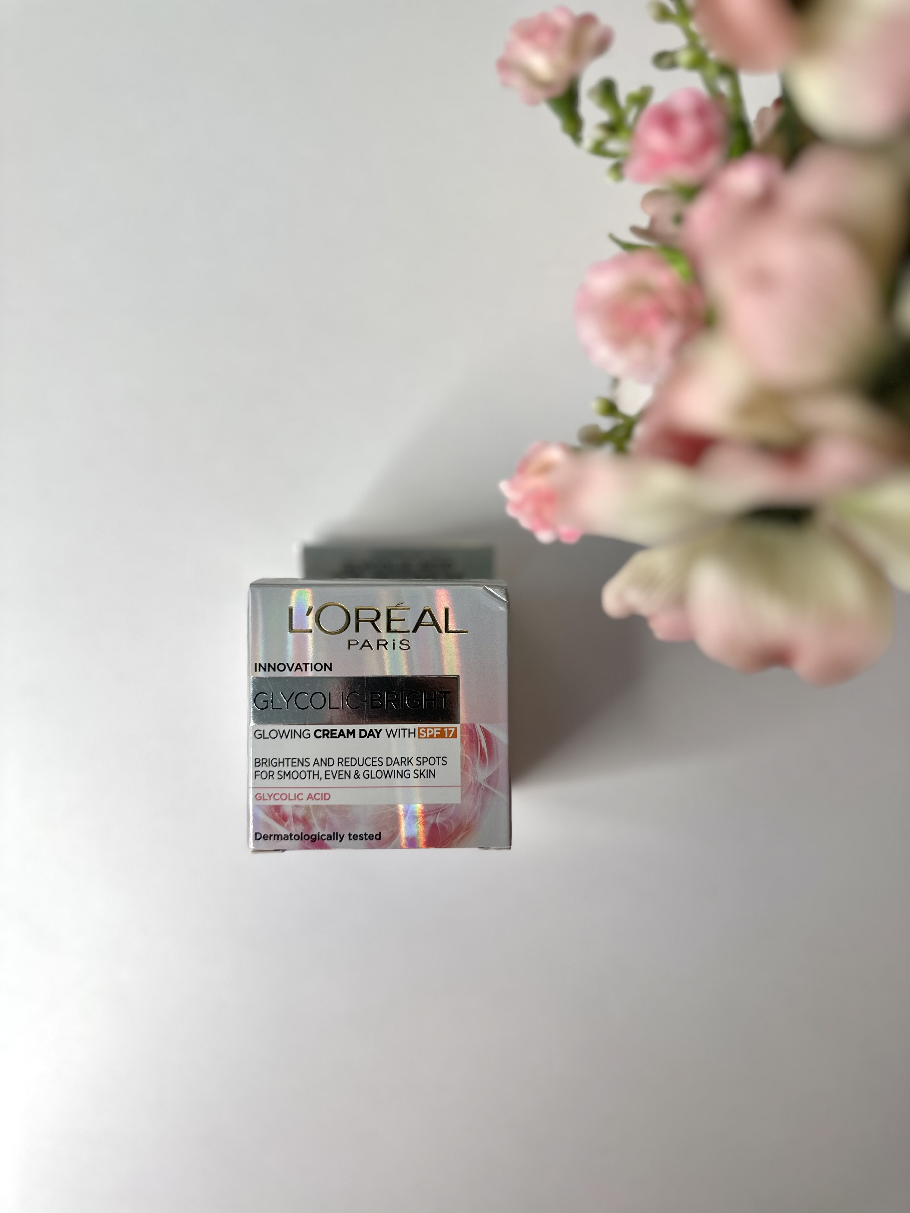 L’Oréal Glowing Cream Day S062